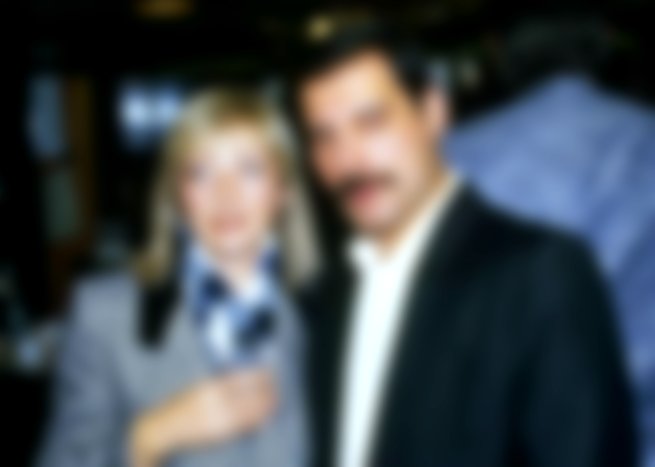 Freddie Mercury e a sua grande amiga Mary Austin.