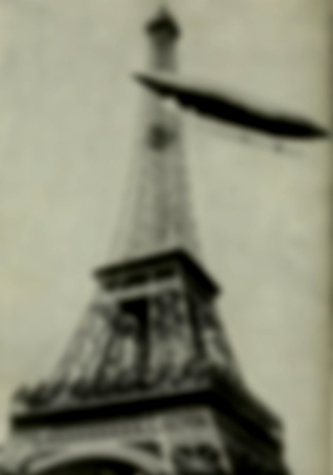O dirigível número 6, o primeiro da história. A criação inovadora de Dumont contornou a Torre Eiffel no dia 19 de outubro 1901