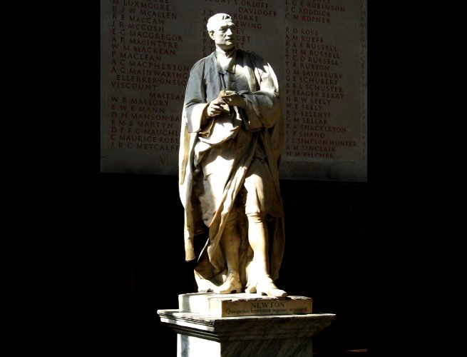 estatua de newton