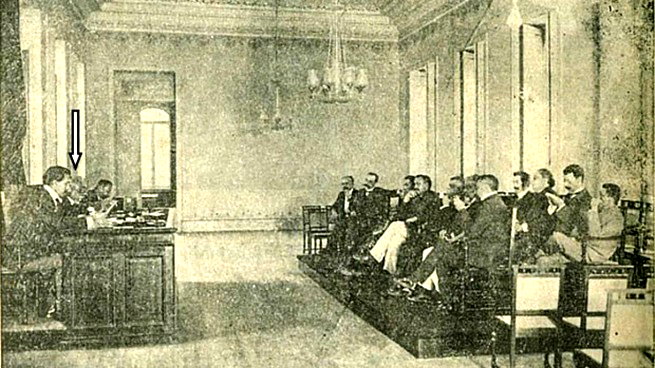 Nessa rara foto vemos uma sessão de 1905 da Academia Brasileira de Letras sendo presidida por Machado de Assis