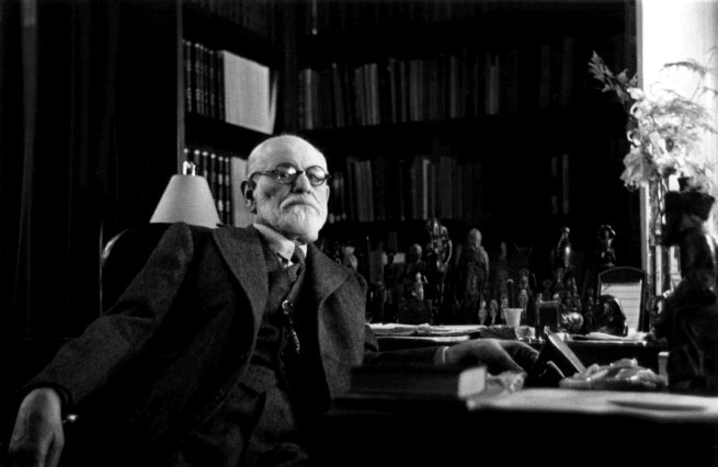 Freud em seu escritório
