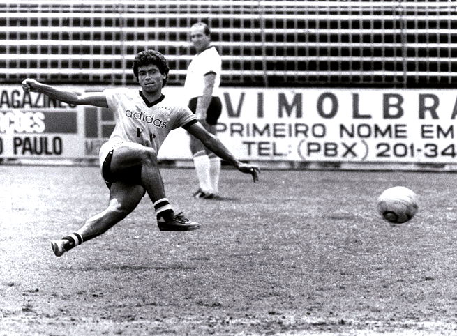 Romário atuando no Olaria Atlético Clube